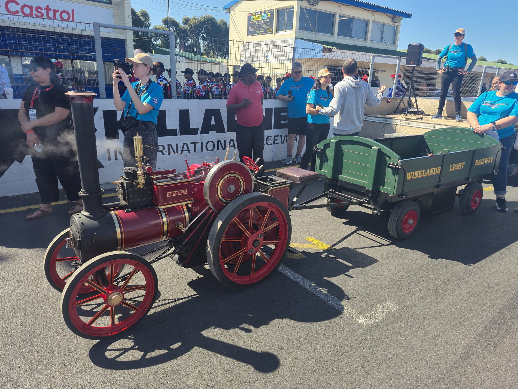 ‘Stroll On’ Steam Tractor